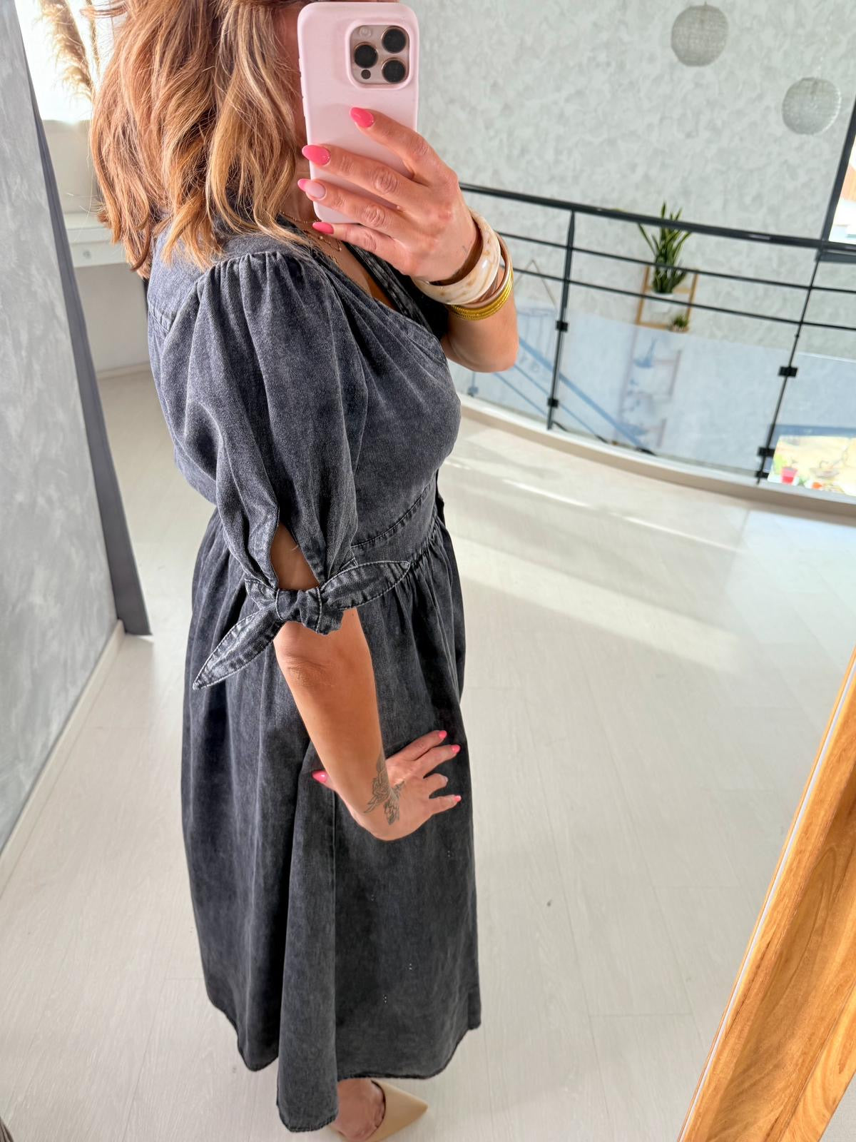 Robe Noir Lily