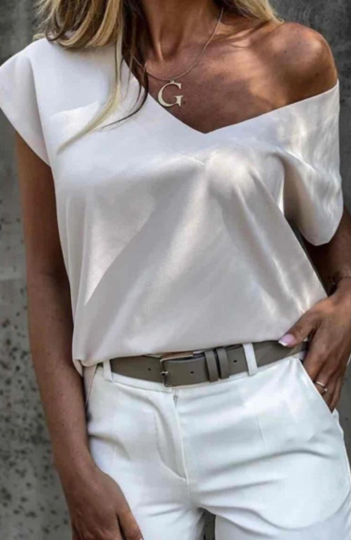 T-shirt col V beige Liya