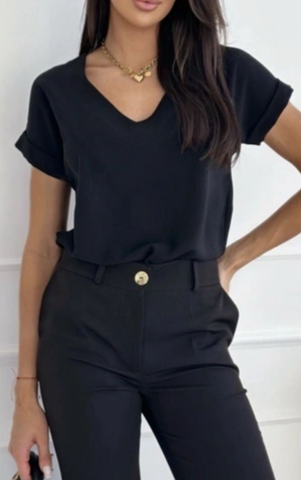 T-shirt col V noir Amanda